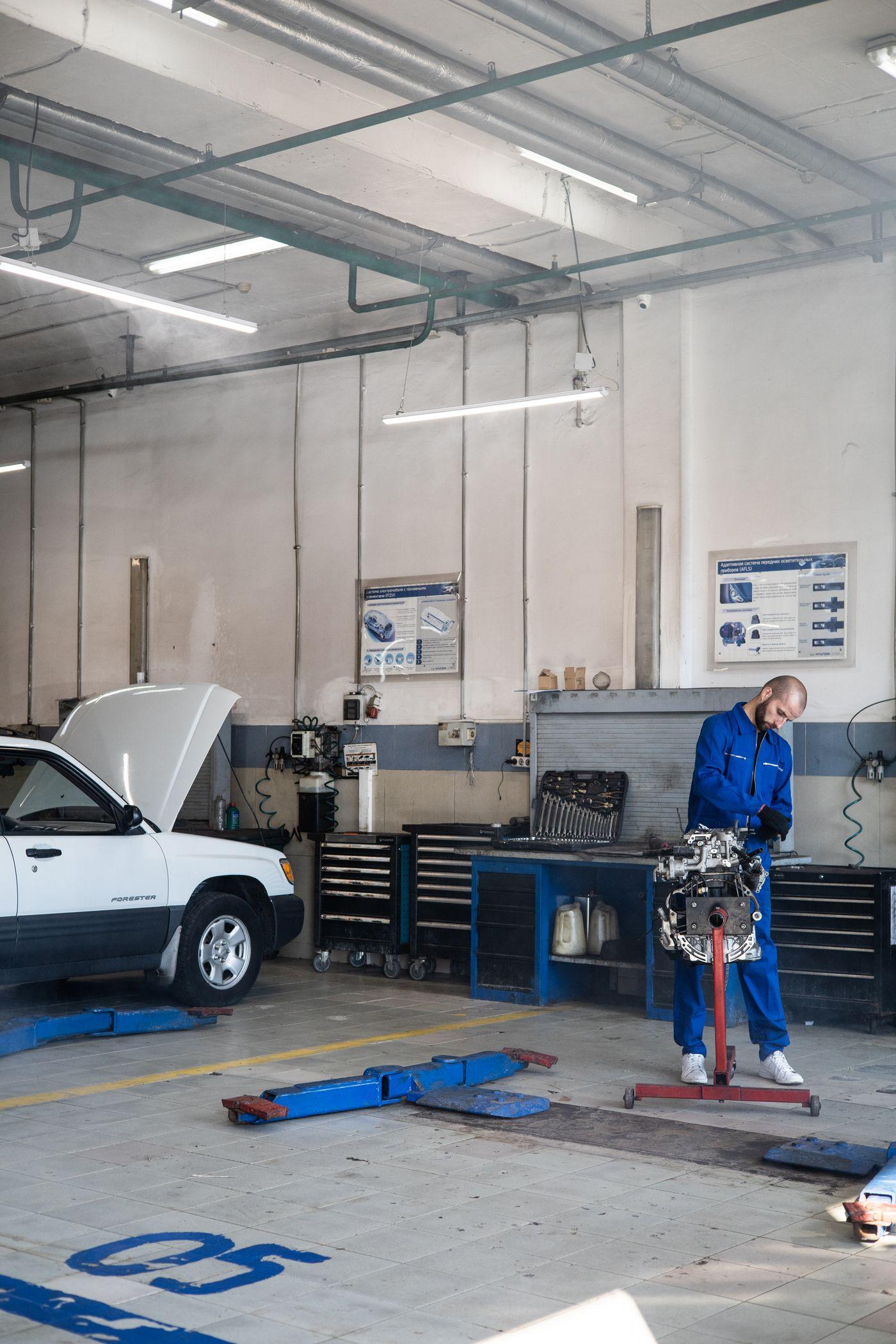 Box Hill Instituteの自動車整備実習