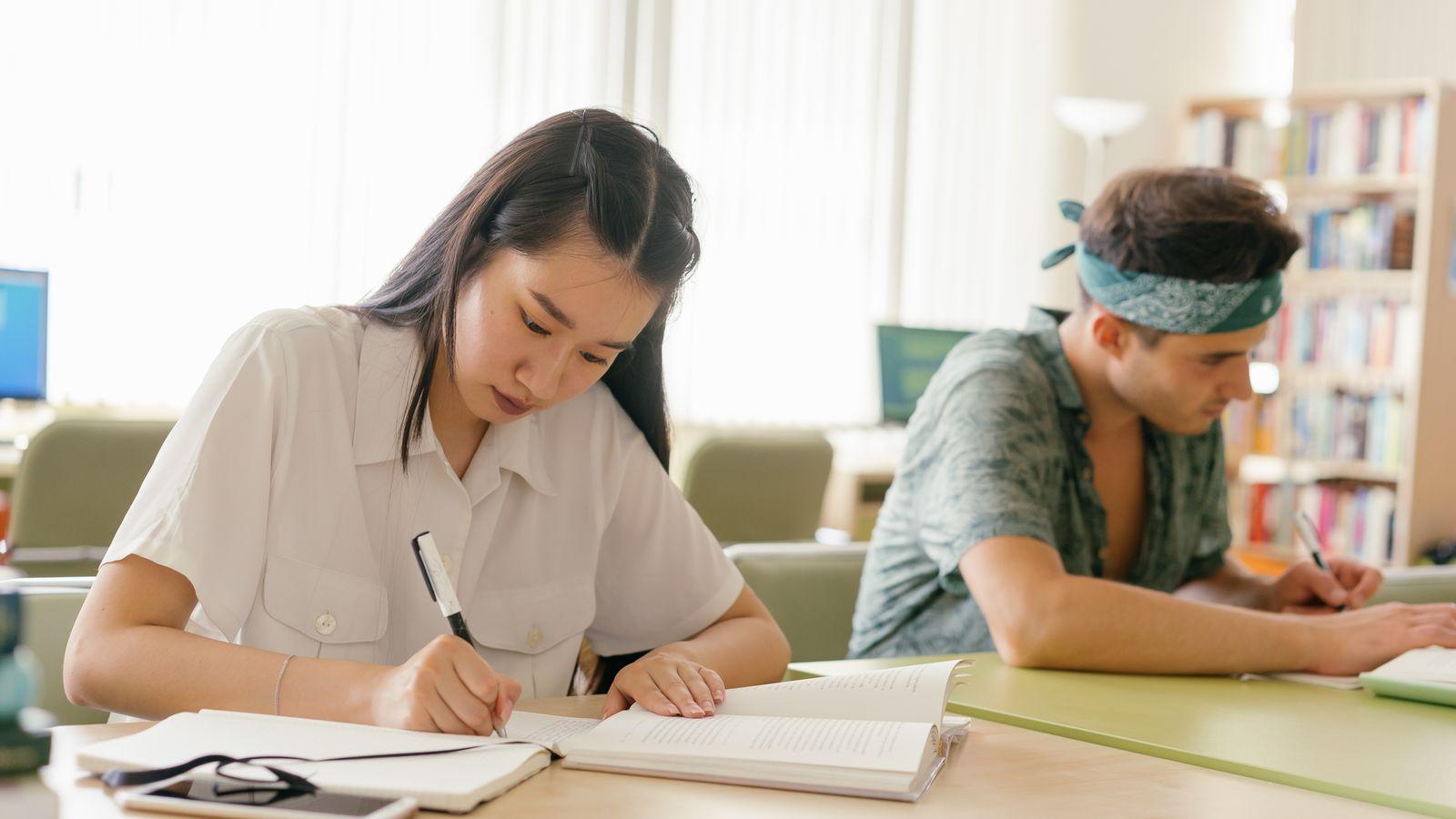 Foundation Studiesで基礎科目を学ぶ留学生